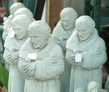 Photo of statues